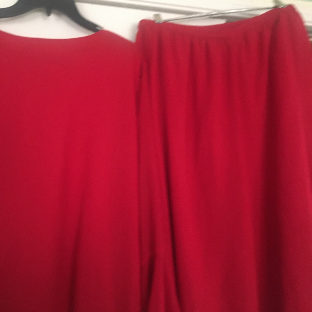 Woman 2PC Blouse/Skirt Set 18W Red